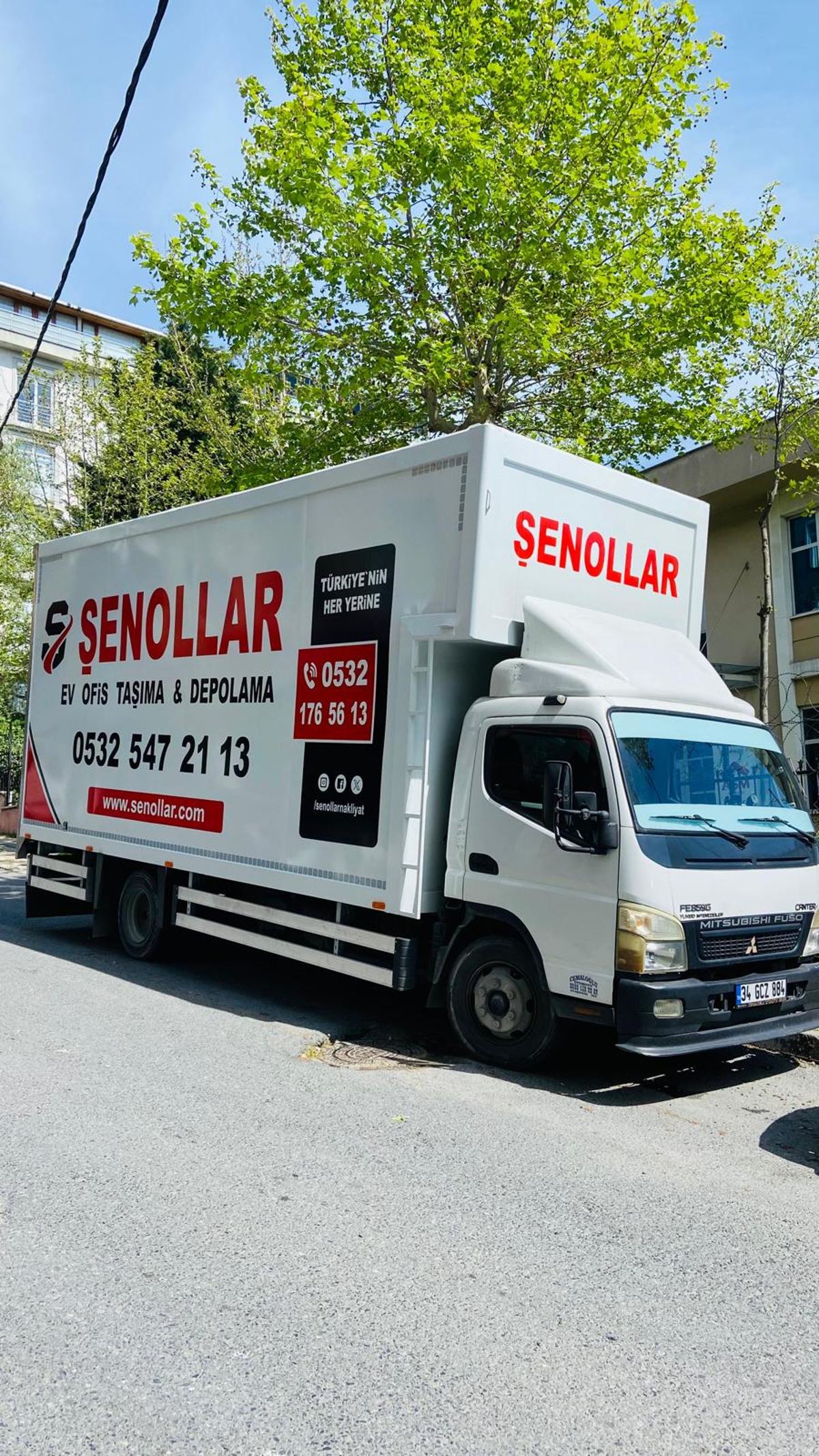 Şenollar Nakliyat ekibi ve aracı