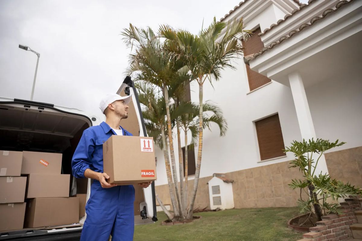 Kırılabilir eşyanın özel malzemeyle paketlenmesi